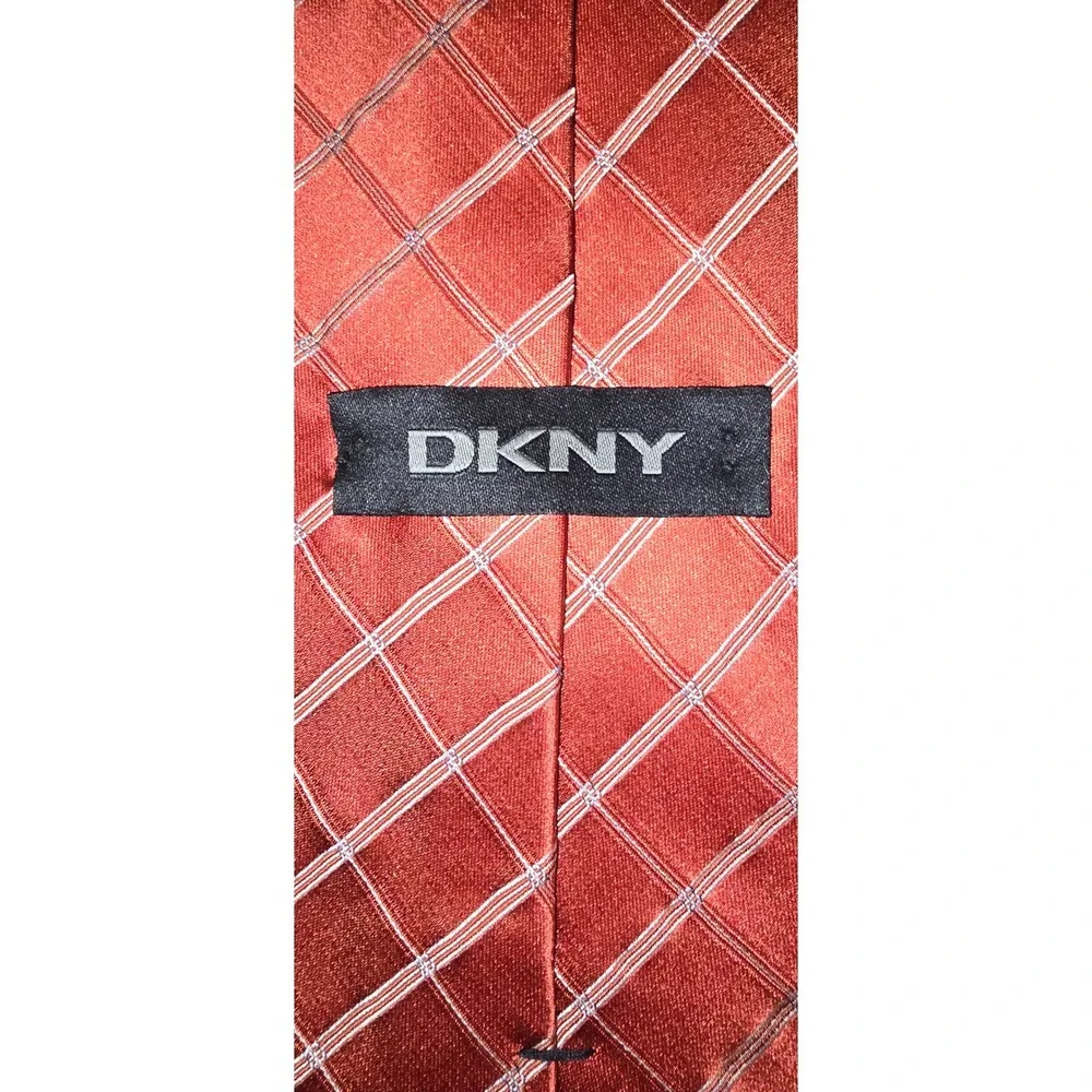 DKNY Mens‎ Silk Tie Burnt Orange Rust Geometric Diamond Grid Pattern Made in USA